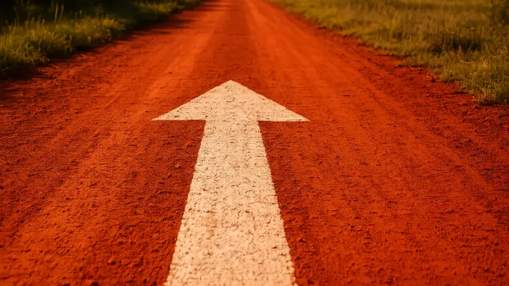 Sonhar com estrada de barro vermelho: esforço e rumo